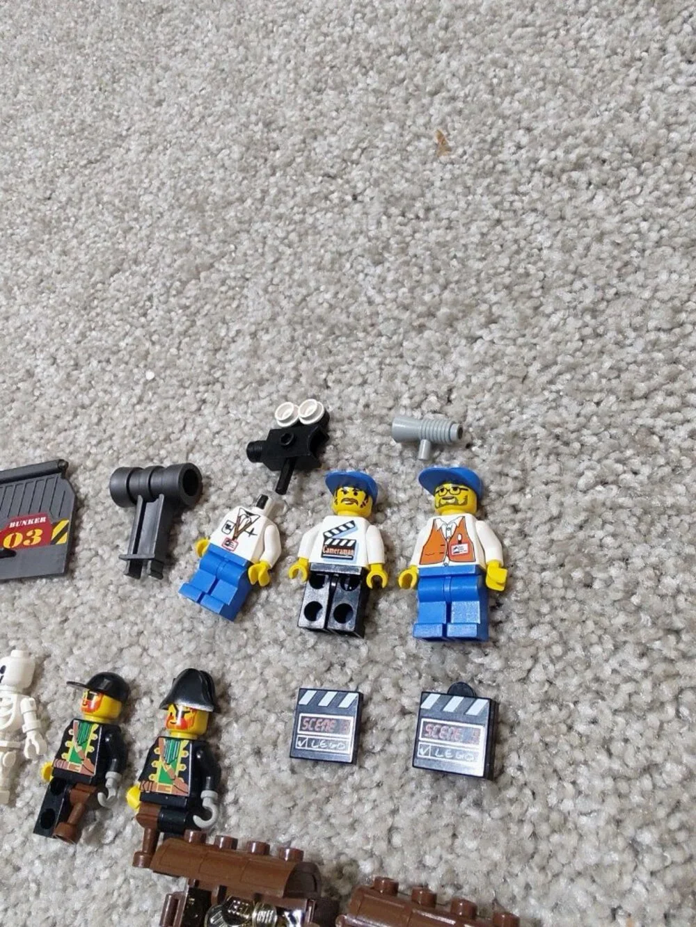 LEGO Vintage Minifigure Lot Studios Pirates Hagrid Skeleton Bunker Props Parts